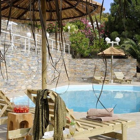 Kymothoi Rooms & Pool Bar Gavrio Eksteriør billede