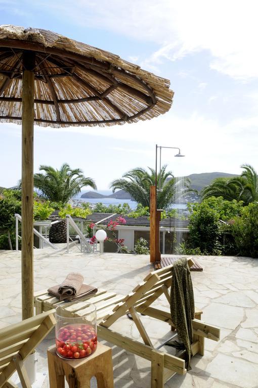 Kymothoi Rooms & Pool Bar Gavrio Eksteriør billede
