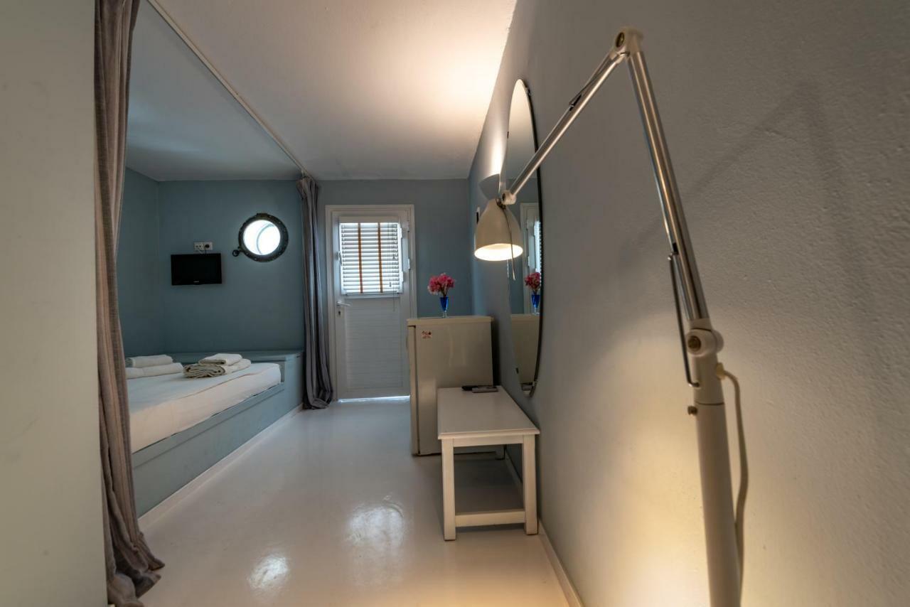 Kymothoi Rooms & Pool Bar Gavrio Eksteriør billede