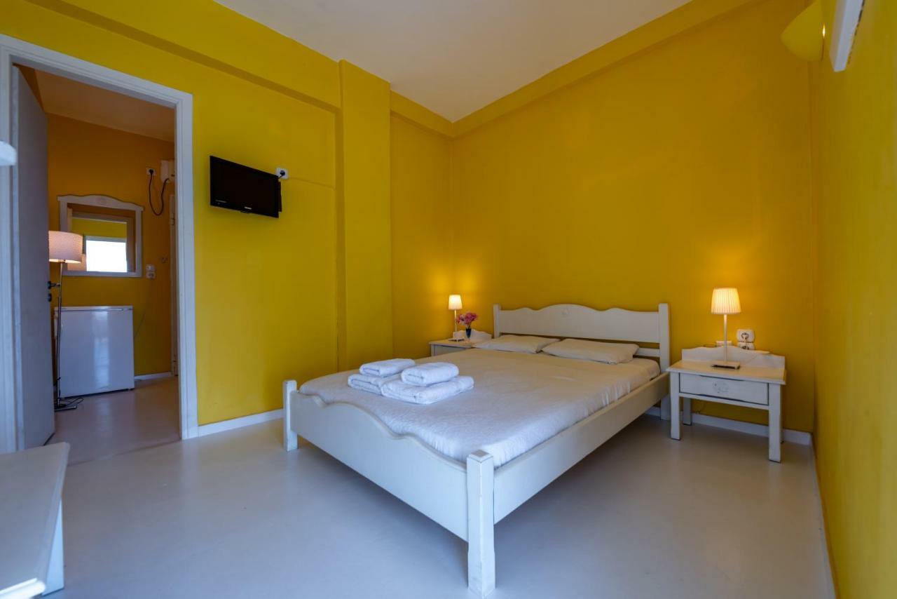 Kymothoi Rooms & Pool Bar Gavrio Eksteriør billede